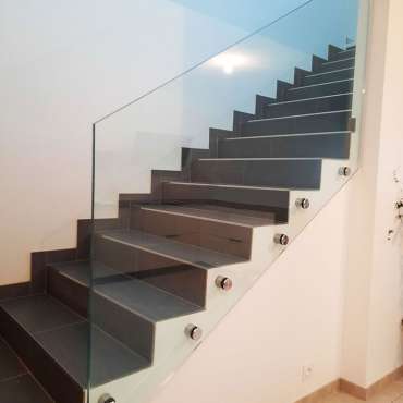 Rampe d'escalier en verre sur mesure